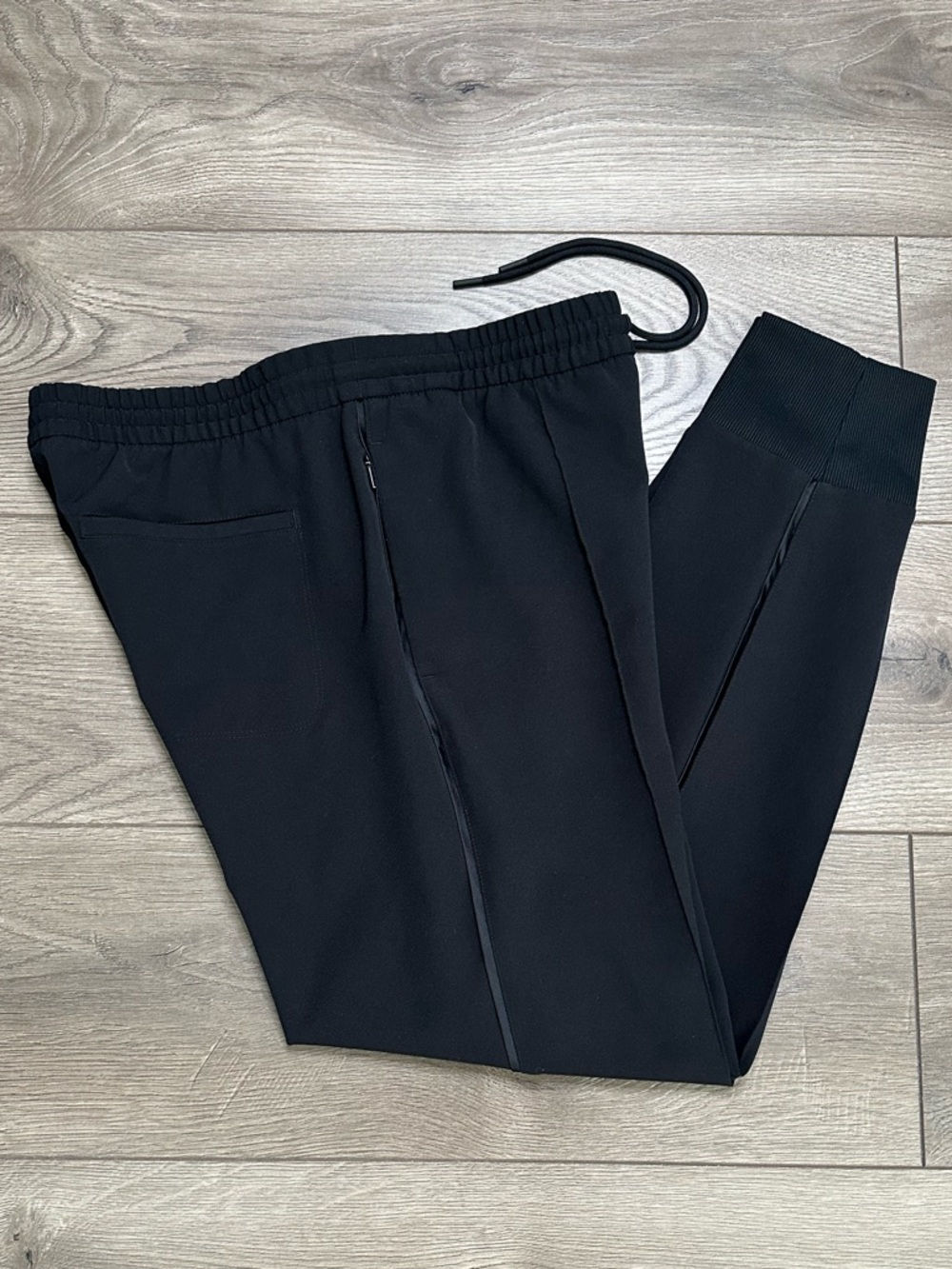 Athleta Endeavor Mid Rise Black Jogger Pants Size 6 - Picture 2 of 12